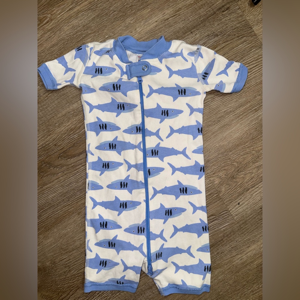 Hannah Anderson Bubbles The Shark 2 Way Zippie Shortie Size 18-24 months - Picture 4 of 6